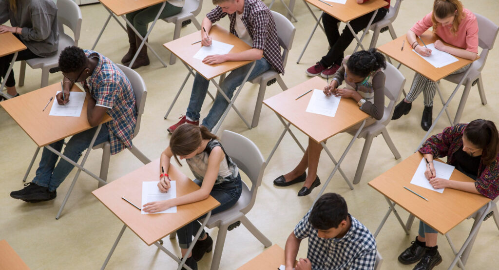 A Complete Guide to Research Title Development by Oxford Editors UK Based