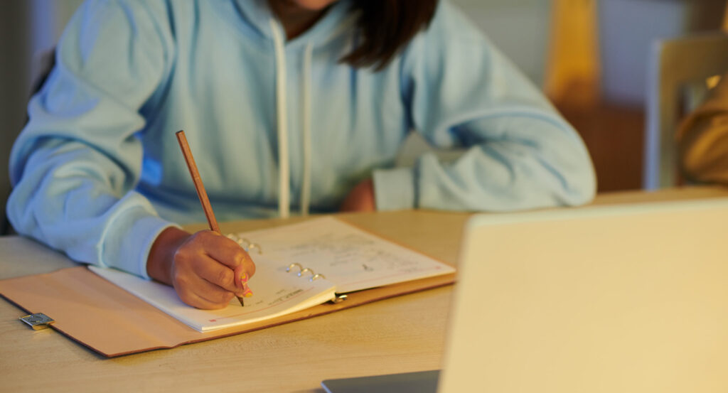 How Oxford Editors Helps UK Students Achieve Academic Excellence with Assignment Support